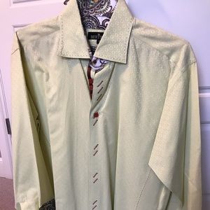 Beautiful Men’s Bertigo Dress Shirt.